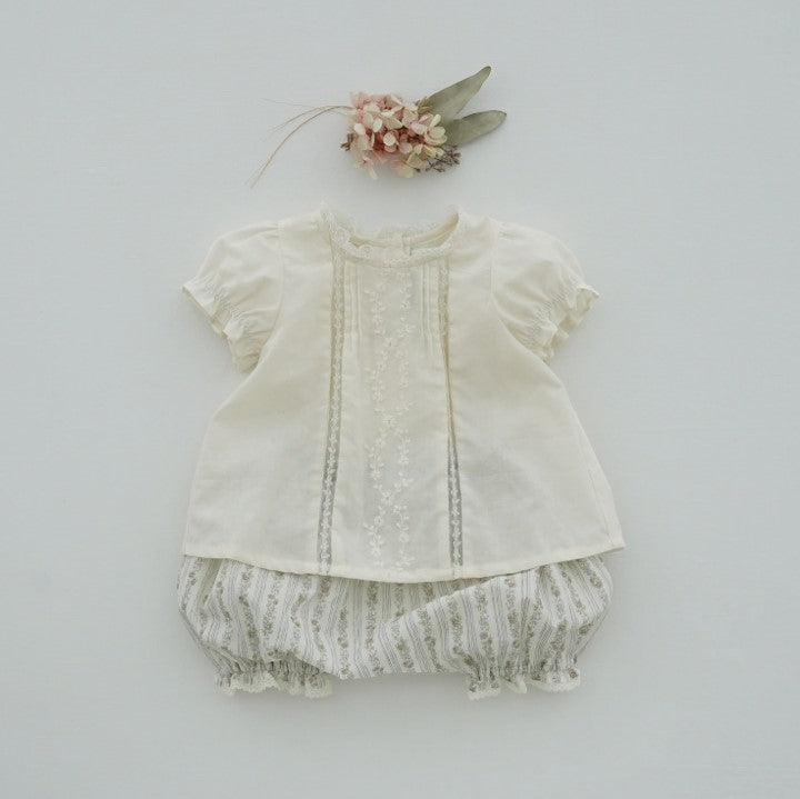 Vêtement bébé made in Lyon : la blouse manches longues Iris